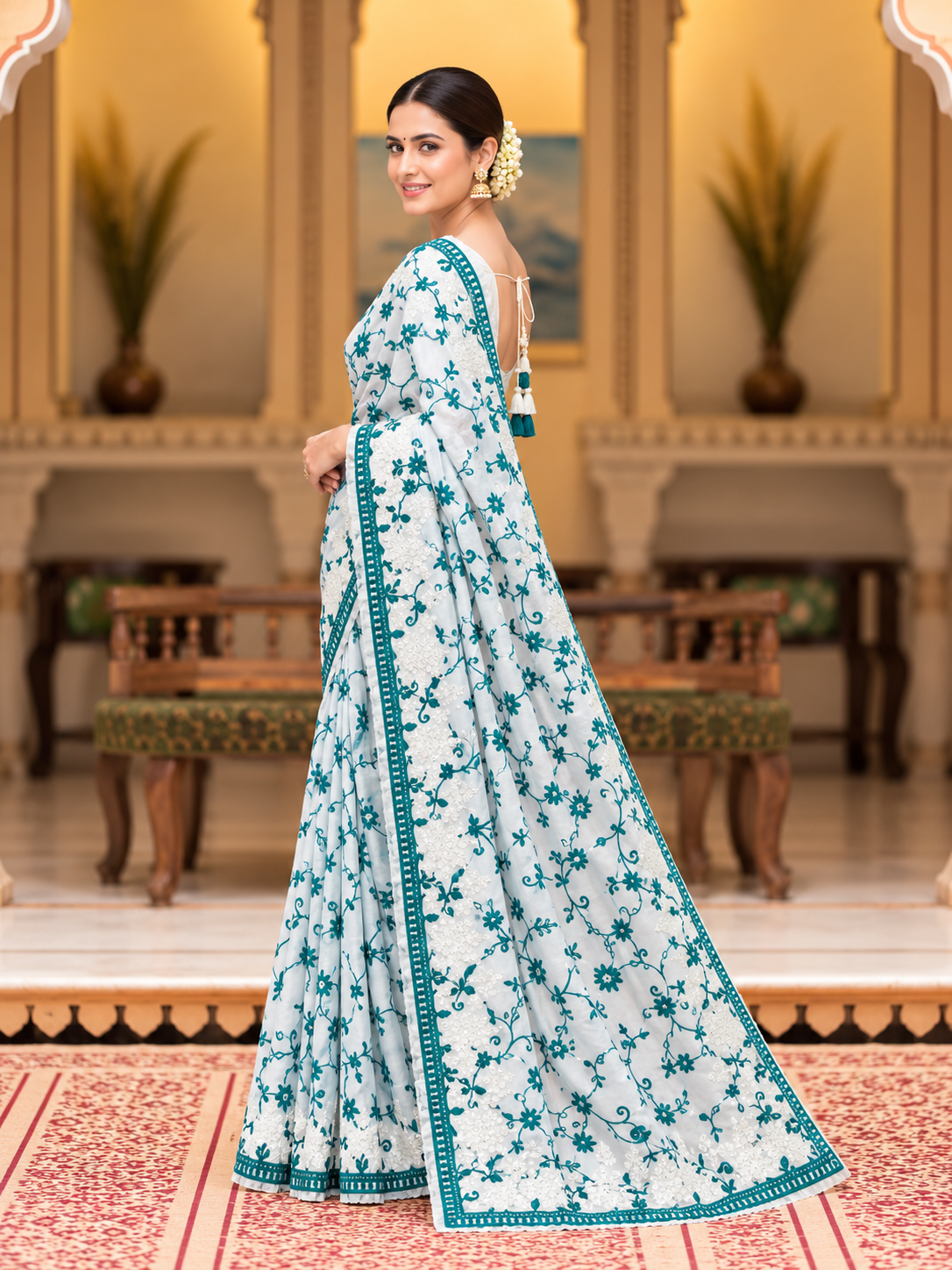 Kashida Georgette Saree | Chikankari & Cutwork Embroidery