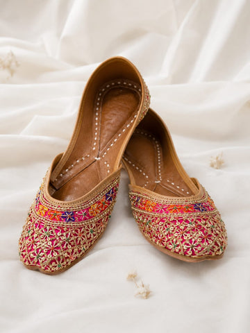 Geet - Inspired by the free-spirited soul of Jab We Met.